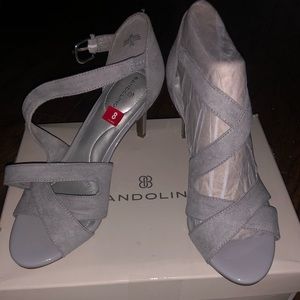 Bandolino grey heels